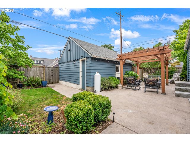 125 W 37TH St, Vancouver, WA 98660
