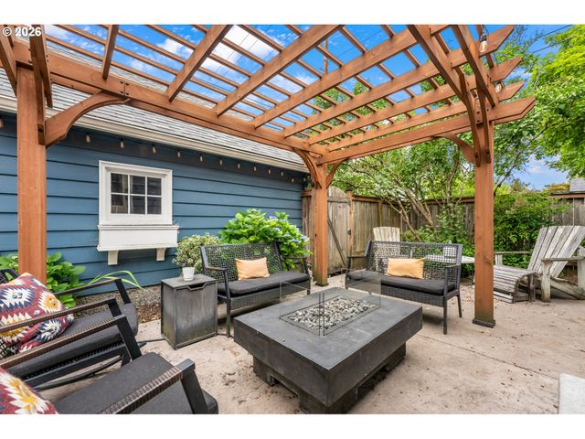 125 W 37TH St, Vancouver, WA 98660