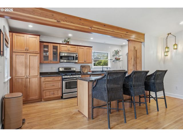 125 W 37TH St, Vancouver, WA 98660