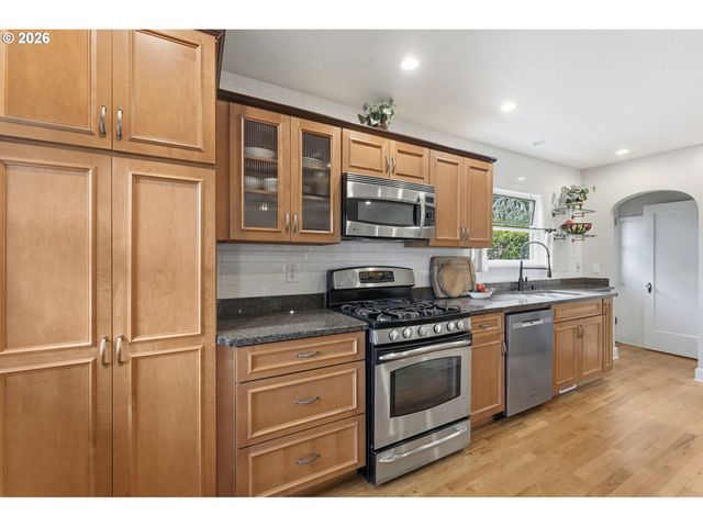125 W 37TH St, Vancouver, WA 98660