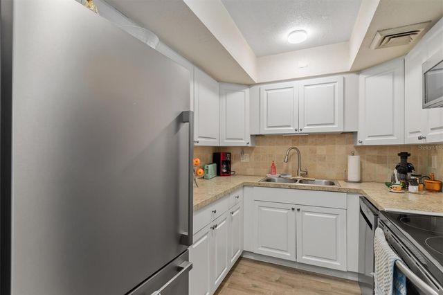 2437 HARBOR BOULEVARD 204, Port Charlotte, FL 33952