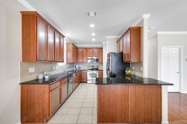 21838 Thunder Basin, San Antonio, TX 78261