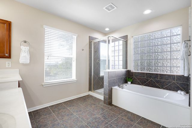 21838 Thunder Basin, San Antonio, TX 78261