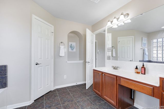 21838 Thunder Basin, San Antonio, TX 78261
