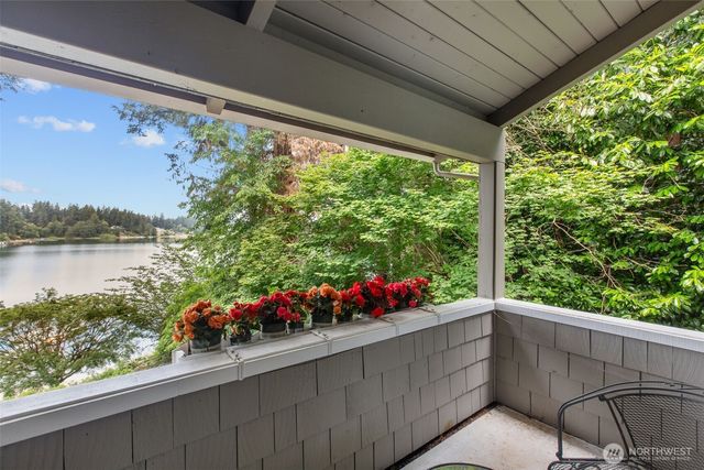 22 Loch Lane SW, Lakewood, WA 98499