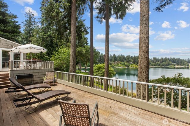 22 Loch Lane SW, Lakewood, WA 98499