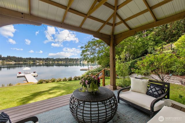 22 Loch Lane SW, Lakewood, WA 98499
