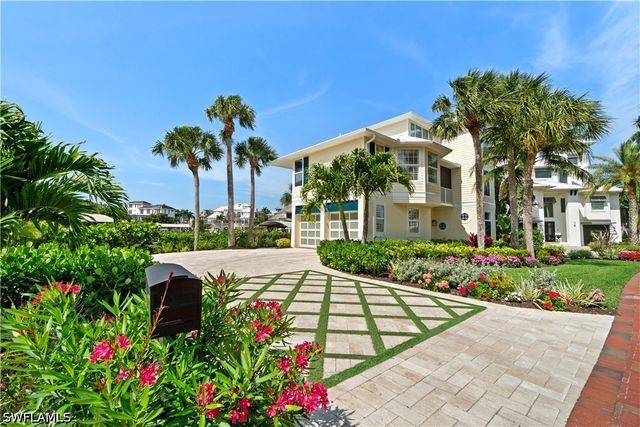 225 Bayfront DR, Bonita Springs, FL 34134