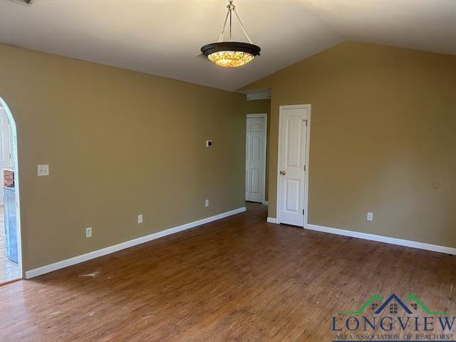 42 Wingwood Terrace, Marshall, TX 75670