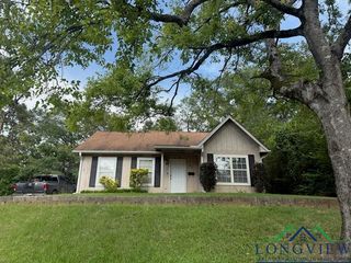 42 Wingwood Terrace, Marshall, TX 75670