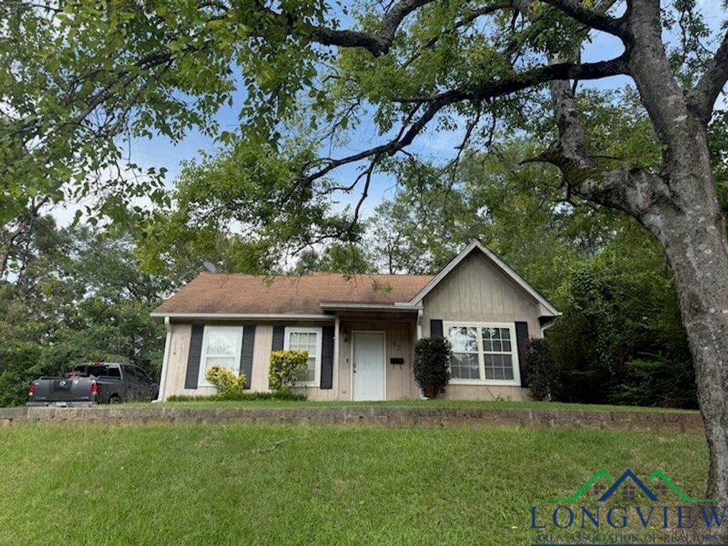 42 Wingwood Terrace, Marshall, TX 75670