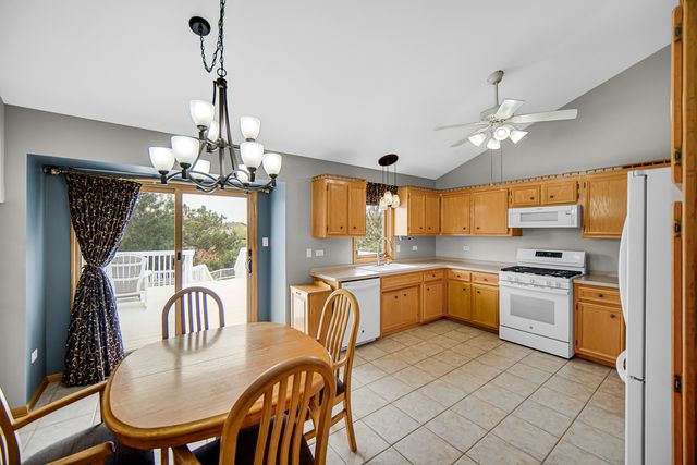 8544 Meadows Edge Trail, Tinley Park, IL 60487