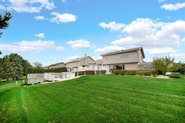 8544 Meadows Edge Trail, Tinley Park, IL 60487
