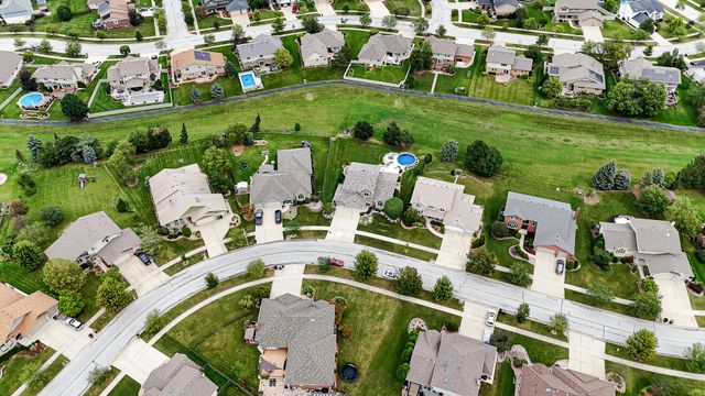 8544 Meadows Edge Trail, Tinley Park, IL 60487