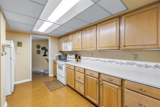 6265 SUN BOULEVARD 605, St Petersburg, FL 33715