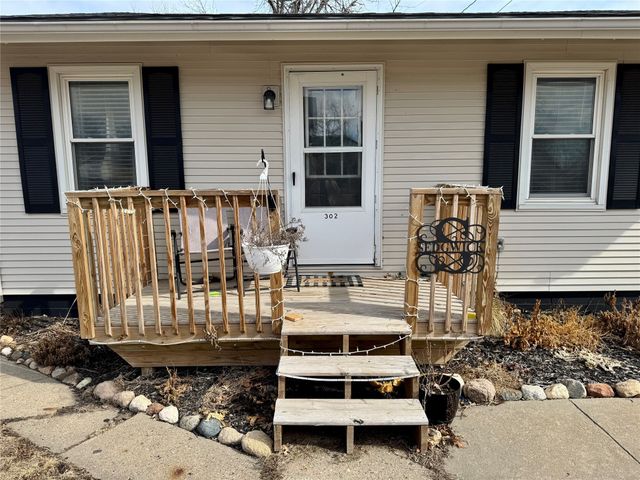 302 Columbus Street N, Pleasantville, IA 50225