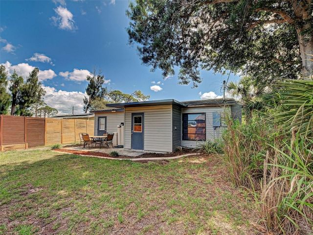 2178 PARK ROAD, Venice, FL 34293