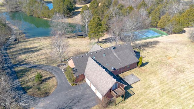 5605 Chenoweth Run Rd, Louisville, KY 40299