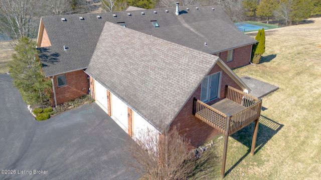 5605 Chenoweth Run Rd, Louisville, KY 40299