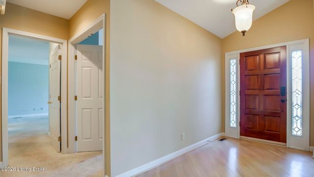 5605 Chenoweth Run Rd, Louisville, KY 40299