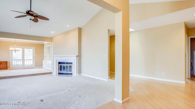 5605 Chenoweth Run Rd, Louisville, KY 40299