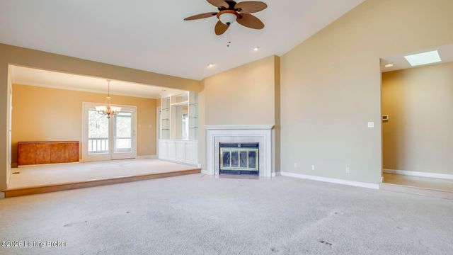 5605 Chenoweth Run Rd, Louisville, KY 40299