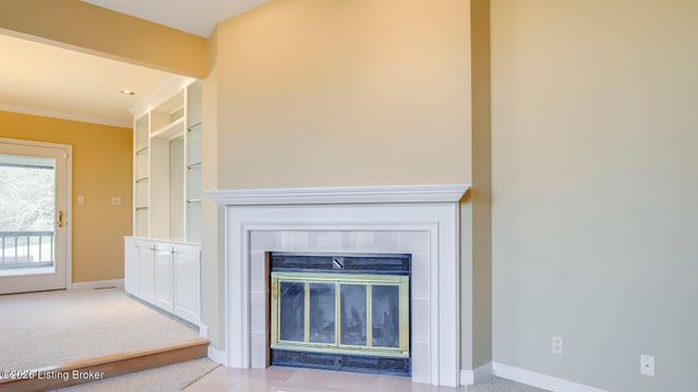 5605 Chenoweth Run Rd, Louisville, KY 40299