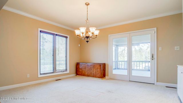 5605 Chenoweth Run Rd, Louisville, KY 40299