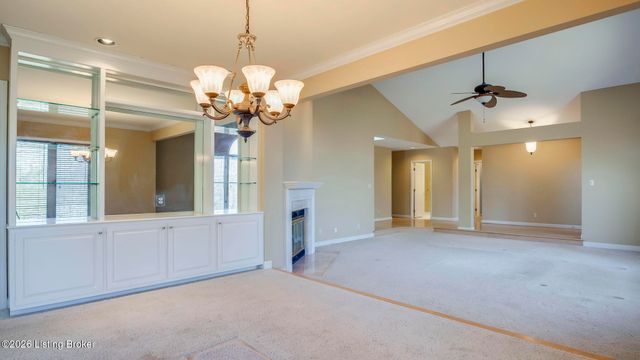 5605 Chenoweth Run Rd, Louisville, KY 40299