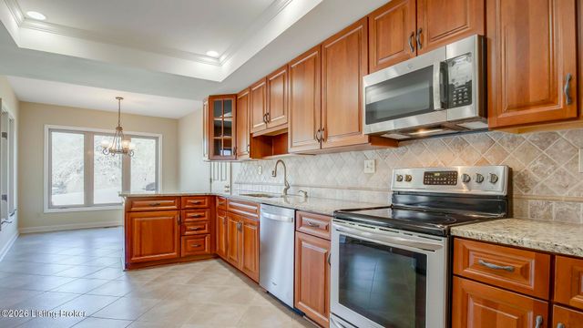 5605 Chenoweth Run Rd, Louisville, KY 40299