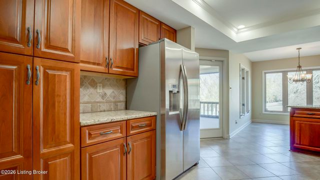 5605 Chenoweth Run Rd, Louisville, KY 40299