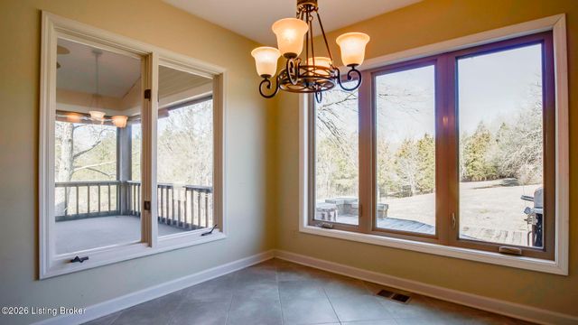 5605 Chenoweth Run Rd, Louisville, KY 40299