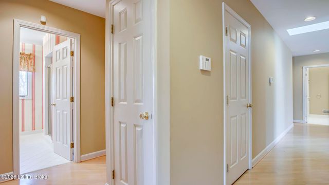 5605 Chenoweth Run Rd, Louisville, KY 40299