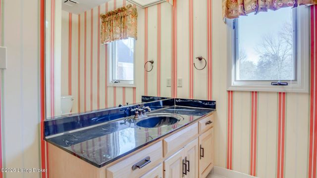 5605 Chenoweth Run Rd, Louisville, KY 40299