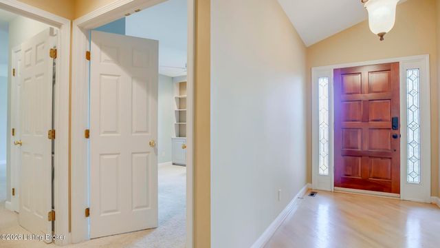 5605 Chenoweth Run Rd, Louisville, KY 40299