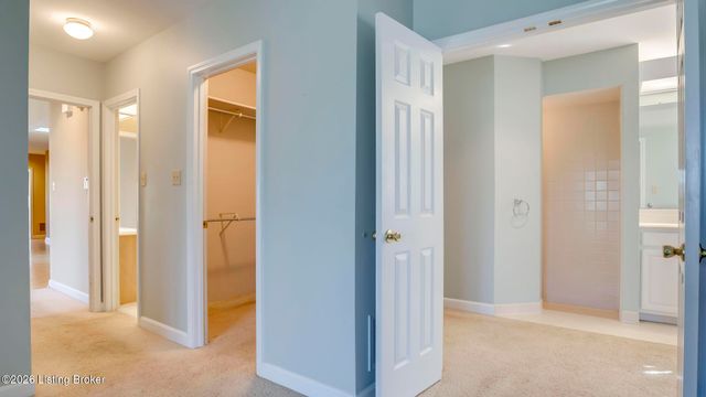 5605 Chenoweth Run Rd, Louisville, KY 40299