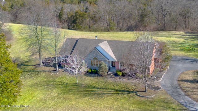 5605 Chenoweth Run Rd, Louisville, KY 40299