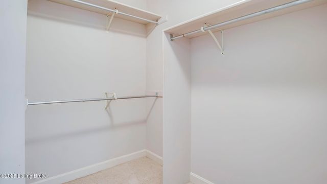 5605 Chenoweth Run Rd, Louisville, KY 40299