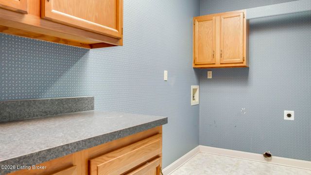 5605 Chenoweth Run Rd, Louisville, KY 40299