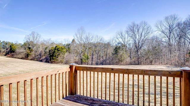 5605 Chenoweth Run Rd, Louisville, KY 40299