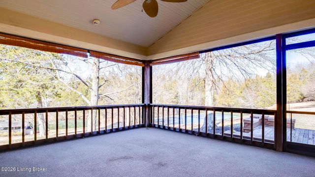 5605 Chenoweth Run Rd, Louisville, KY 40299