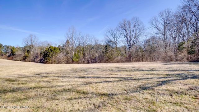 5605 Chenoweth Run Rd, Louisville, KY 40299