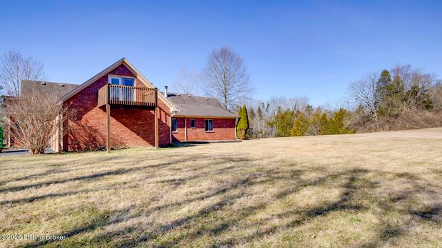 5605 Chenoweth Run Rd, Louisville, KY 40299