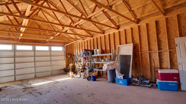 5605 Chenoweth Run Rd, Louisville, KY 40299