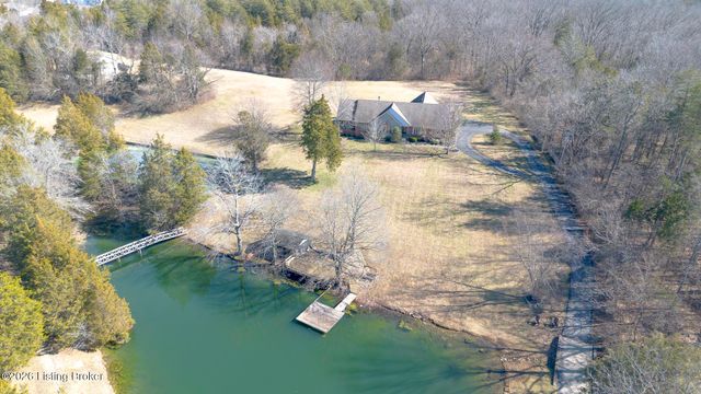 5605 Chenoweth Run Rd, Louisville, KY 40299