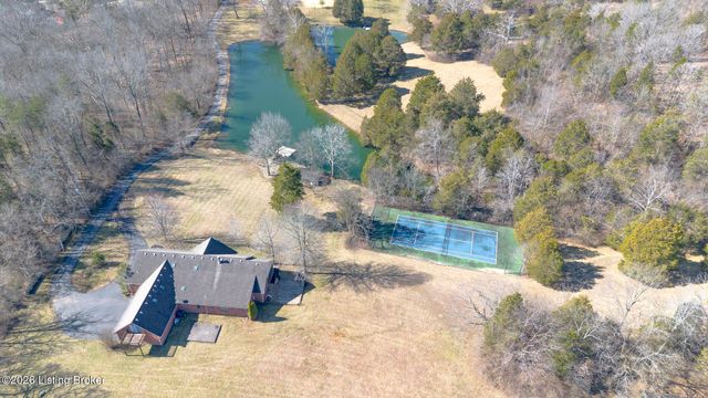 5605 Chenoweth Run Rd, Louisville, KY 40299