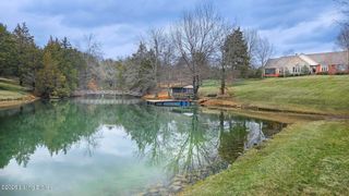 5605 Chenoweth Run Rd, Louisville, KY 40299