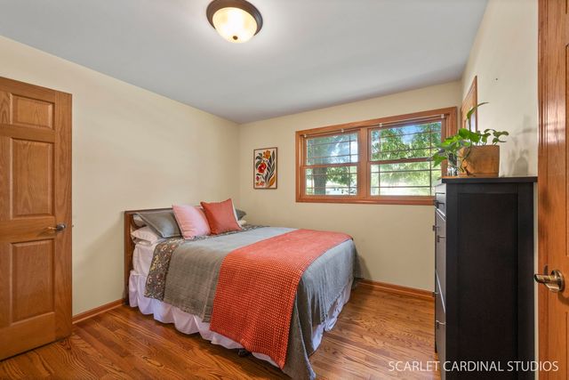 328 Spruce Drive, Naperville, IL 60540