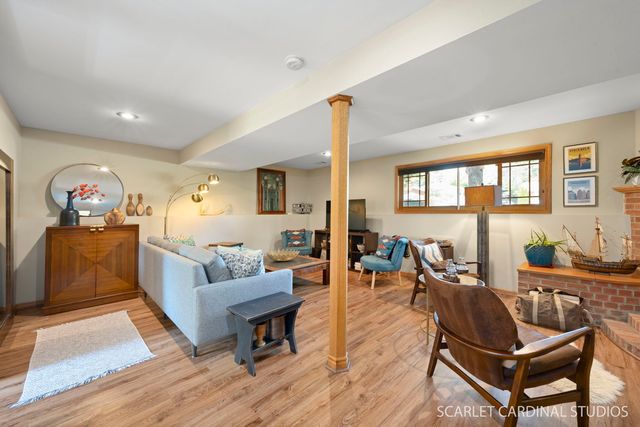 328 Spruce Drive, Naperville, IL 60540