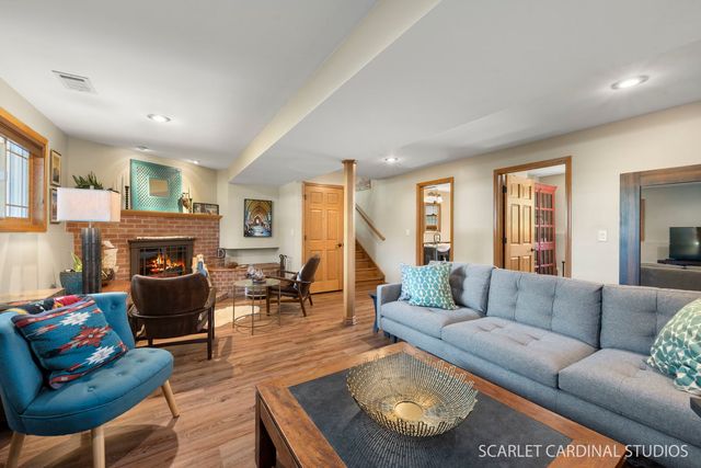 328 Spruce Drive, Naperville, IL 60540